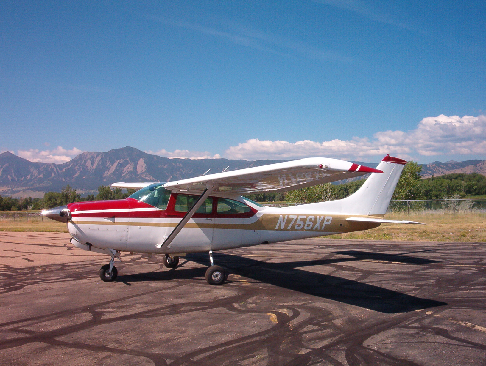 TR182 N756XP aircraft for rental at Specialty Flight Training, Inc Learn to Fly Boulder, CO